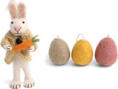 Wit de Pâques blanc avec veste jaune et carotte et trois oeufs de Pâques aux couleurs chaudes - Décoration branches de Pâques en Feutres - Commerce Fair - Design scandinave