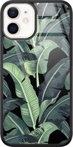 Casimoda® hoesje - Geschikt voor iPhone 12 Mini - Palmbladeren Bali - Luxe Hard Case Zwart - Backcover telefoonhoesje - Groen