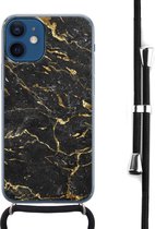 Hoesje met koord - Geschikt voor iPhone 12 Mini - Marmer zwart goud - Verstelbaar zwart koord - Zwart, Transparant - Marmer - Leuke Telefoonhoesjes