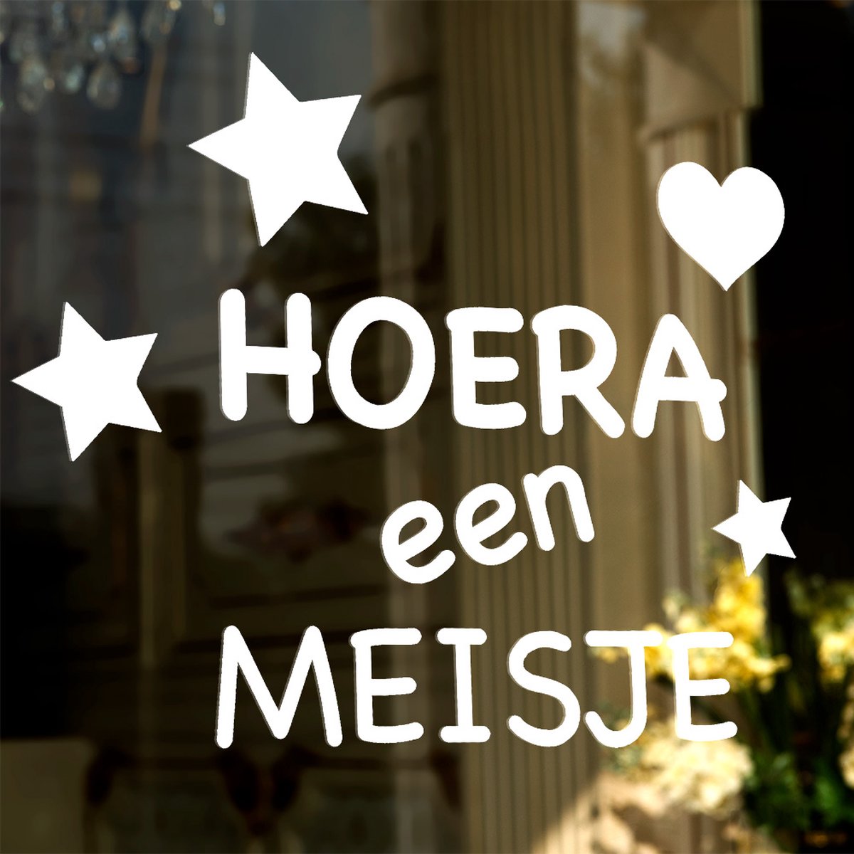 Raam Sticker Hoera Een Meisje - 50 x 59 cm - Wit - Raam en deur stickers - Geboorte stickers - Geboorte raamsticker