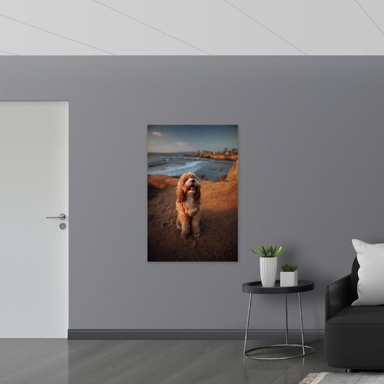 Canvas - Vrolijke Hond op het Strand - 80x120 cm Foto op Canvas Schilderij (Wanddecoratie op Canvas)