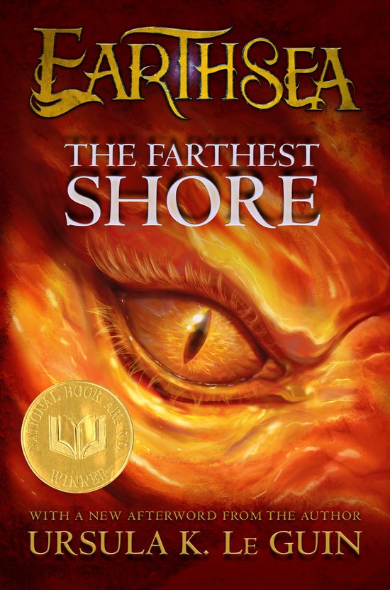 Boekomslag van 'Earthsea: The Farthest Shore' van Ursula K. Le Guin. Met een grote drakenoog en een gouden medaille van de National Book Award Winner.