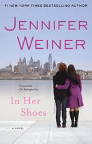 Boekomslag van "In Her Shoes" van Jennifer Weiner, met twee vrouwen die elkaars armen om hebben met een stad op de achtergrond.