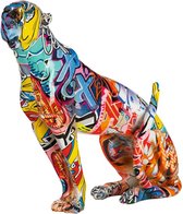 Beeldje jachtluipaard in polyresin - Zittende cheetah - decoratie beeldje in graffiti motief - Street Art - 33 cm hoog