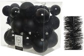 Kerstversiering kunststof kerstballen 6-8-10 cm met folieslingers pakket zwart van 28x stuks - Kerstboomversiering