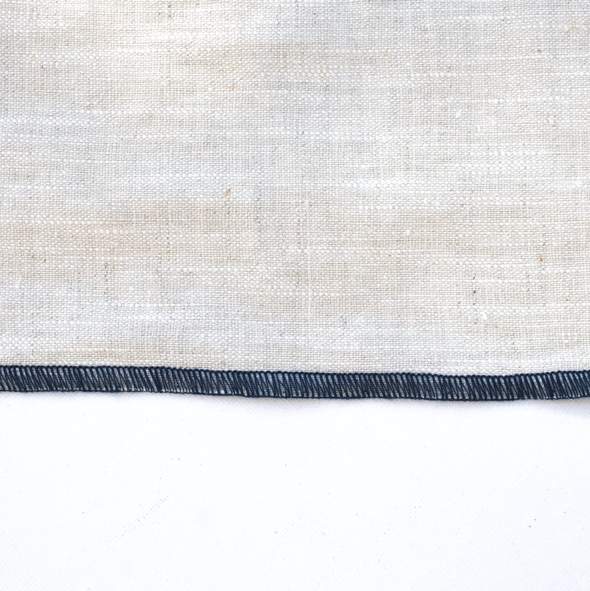 100 % gewassen linnen tafelkleed - naturel met blauwe rand - Bliek Tof Tafelen - 140x350 cm