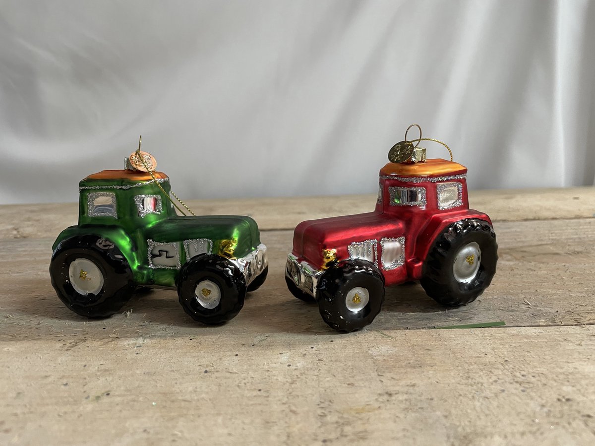 Crazy kerstballen 2 tractoren in rood en groen afmeting 9 x 5 x 7 cm
