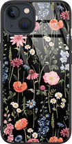 Leuke Telefoonhoesjes - Hoesje geschikt voor iPhone 13 - Backcover zwart - Bloemen - Multi