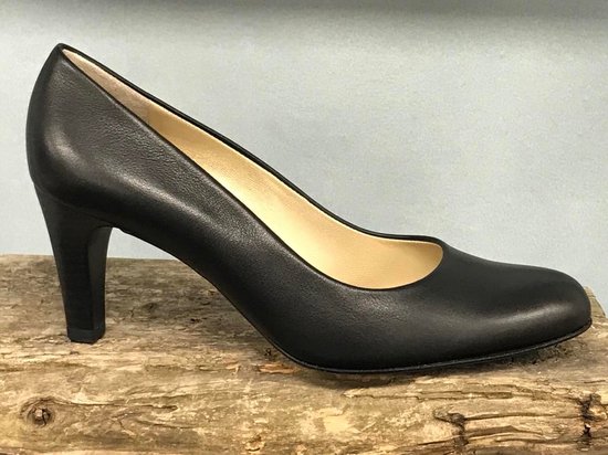 Pumps outlet maat 36