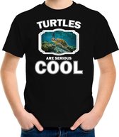 Dieren schildpadden t-shirt zwart kinderen - turtles are serious cool shirt  jongens/ meisjes - cadeau shirt zee schildpad/ schildpadden liefhebber - kinderkleding / kleding 122/128