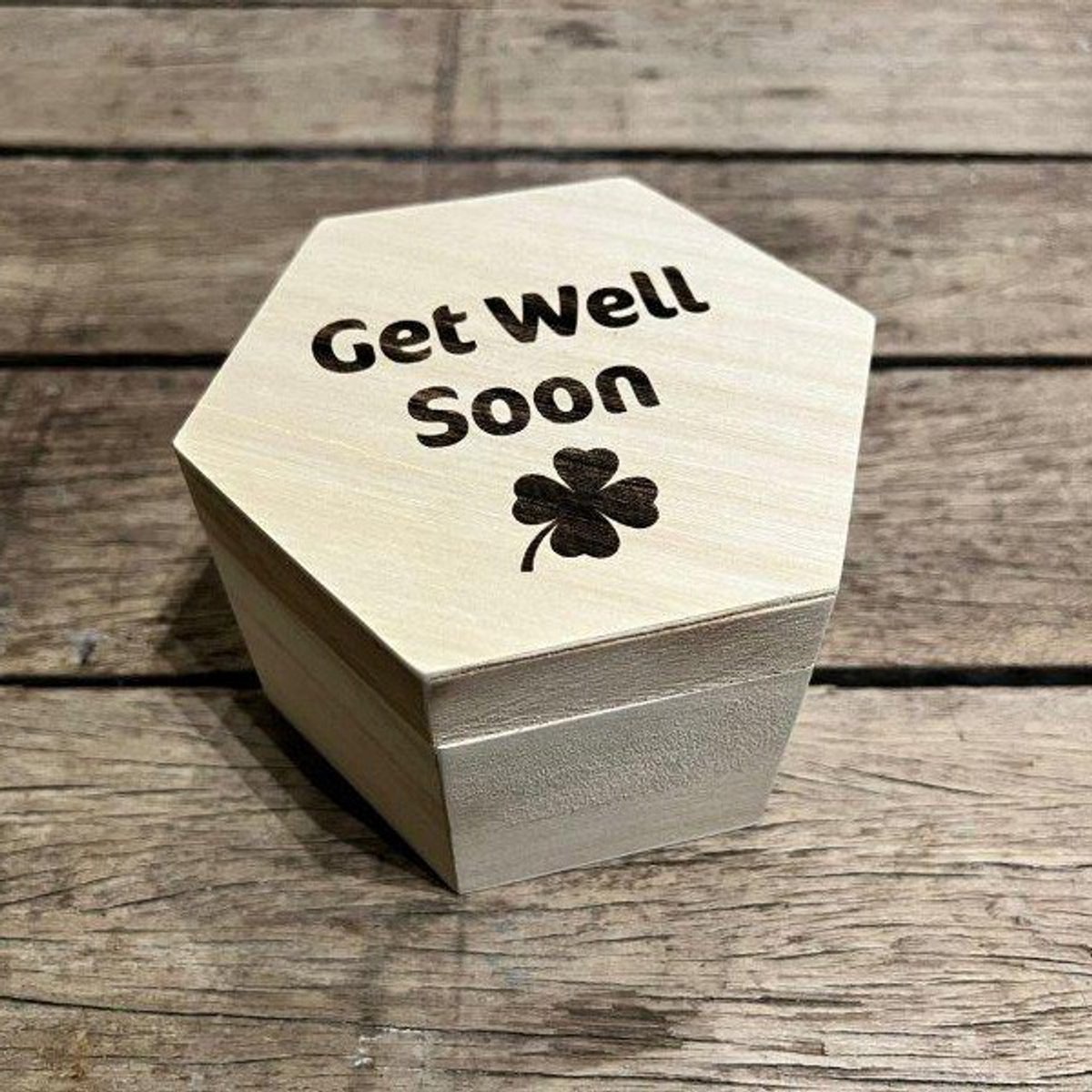 Dotti Houten Hexagon Doos "Get Well Soon" (11,8 x 13,6 x 9 cm)