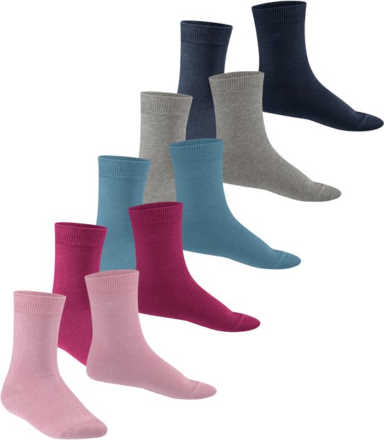 Tien paar enkellange sokken in roze, fuchsia, blauw, grijs en donkerblauw.