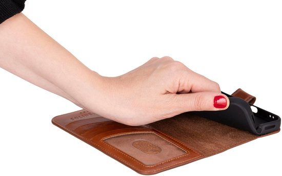 Étui en cuir iPhone 16 Plus - Solidenz Bookcase Étui en cuir iPhone 16 Plus - Cuir véritable - Étui téléphone avec porte-cartes - Étui en cuir pleine fleur - Marron