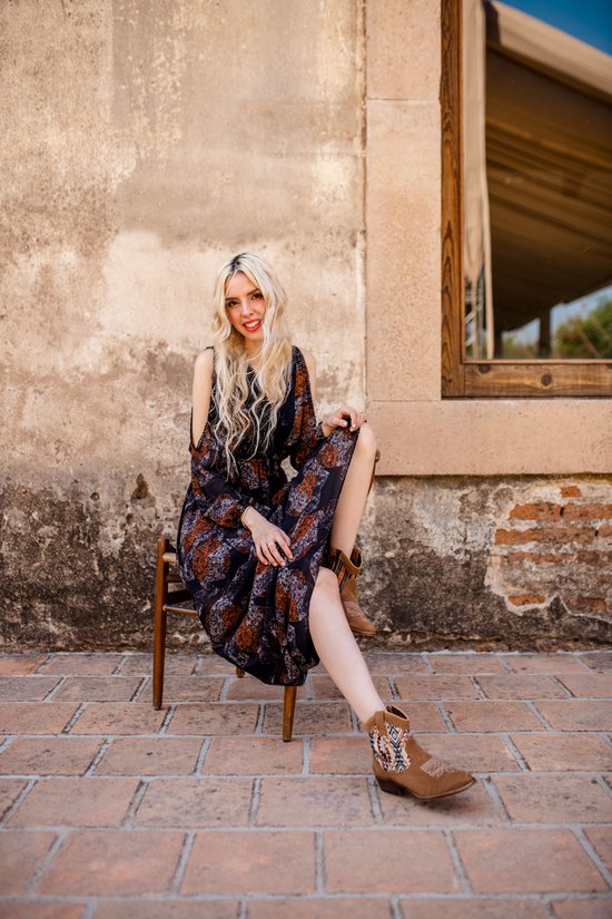 Inkkas Desert Western Boot dames cowboylaars – lichtbruine suède Western enkellaars met authentiek Peruaans textiel & rubberzool – comfortabele hak – duurzame keuze, maat 42