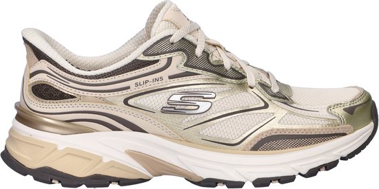 Beige Skechers sneaker met gouden accenten, mesh en vetersluiting. Zijaanzicht.