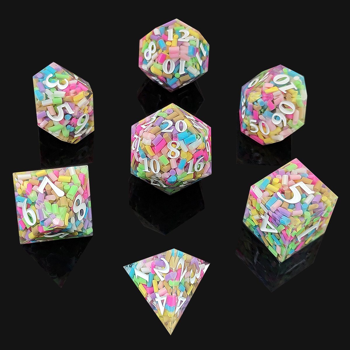 Joya Dice® Polydice Dobbelsteen set geschikt voor rollenspellen zoals Dungeons and Dragons D&D DnD | Dobbelstenen Set | Dice set | Resin 7 stuks set | Incl Luxe Opbergdoos | Gekleurde Snoepjes | Sprinkles
