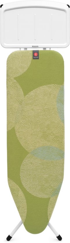 Strijkplank met een groene hoes met een rondjesprint in lichte tinten groen en blauw. Wit strijkijzerplateau.