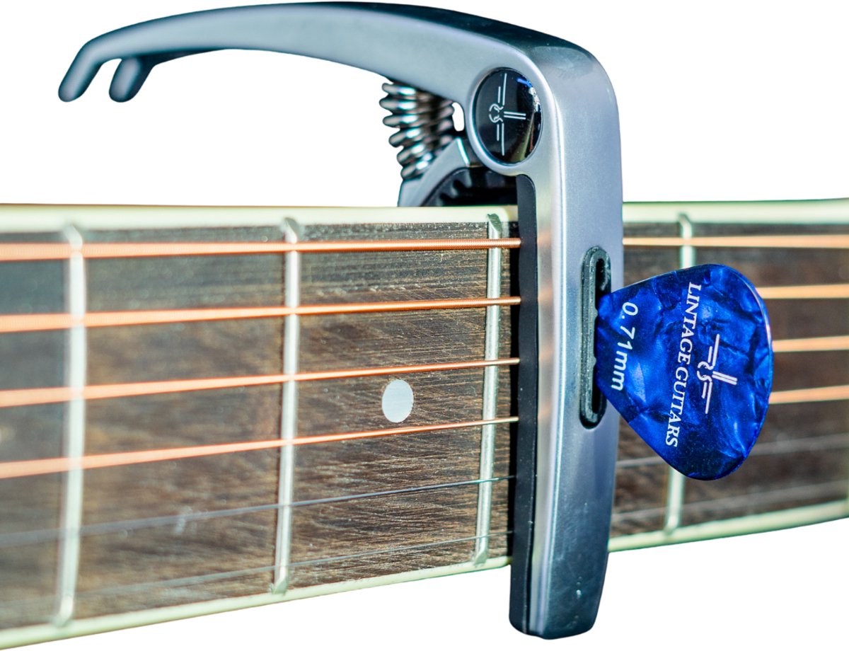 Stevige universele 3 in 1 Capo Zilver - Capo met plectrum houder - Brugpin puller - Gitaar - Elektrische gitaar - ukulele - Mandoline