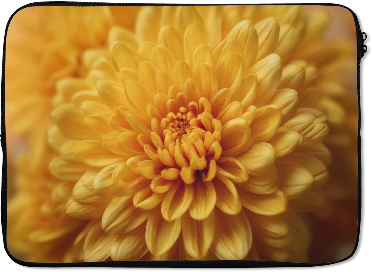 Laptophoes 14 inch - Geel - Chrysant - Zachtheid - Laptop sleeve - Binnenmaat 33x23 cm - Zwarte achterkant