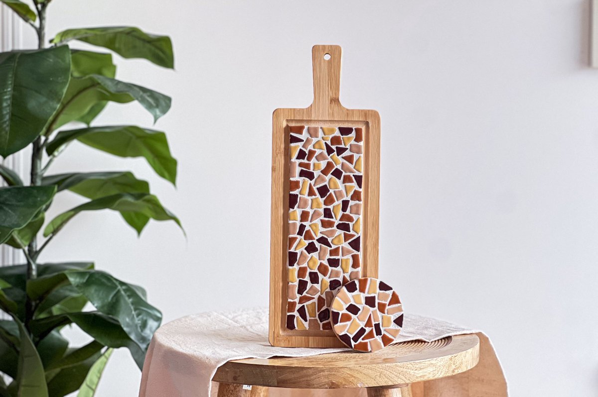 Little Creations DIY pakket Mozaïek borrelplank en onderzetters beige/zand - Hobbypakket volwassenen - Doe het zelf - Knutselpakket voor volwassenen - mozaiek pakket