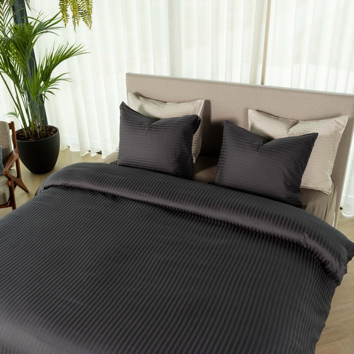 kayori Elin Dekbedovertrek Katoensatijn - 200x200-220 cm +2 slopen - Tweepersoons - Antracite