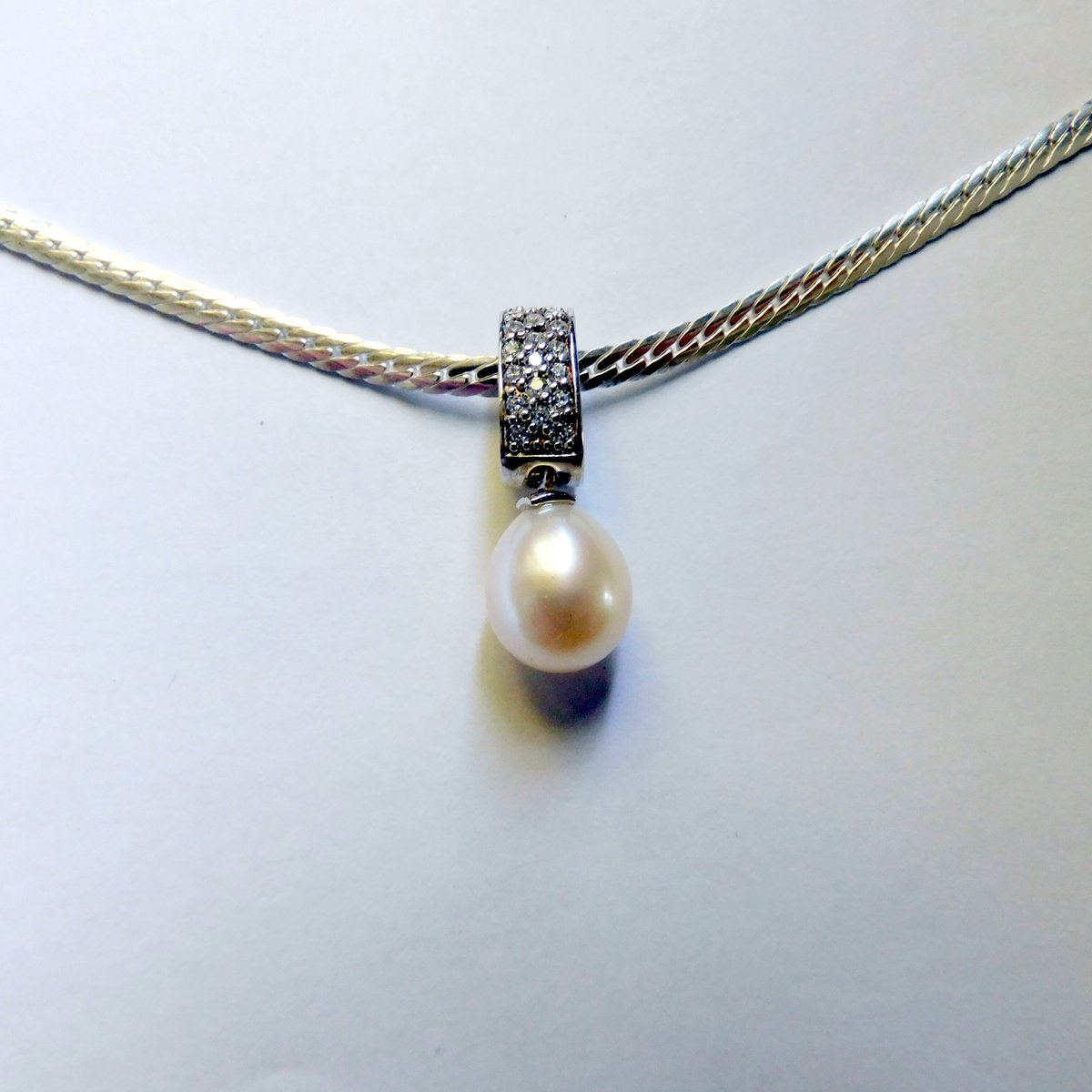 Hetty'S - Chique zilver collier- met druppelvormige parel - en Zirconia's