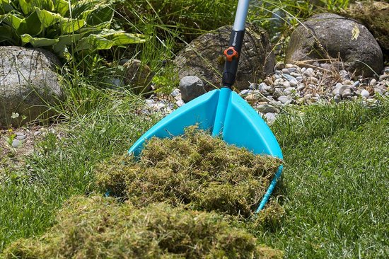 Handzame multihark voor het vegen en oppakken van bladeren en tuinafval met robuuste kunststof tanden werkbreedte 365 cm (3120-20) van GARDENA — afbeelding 4