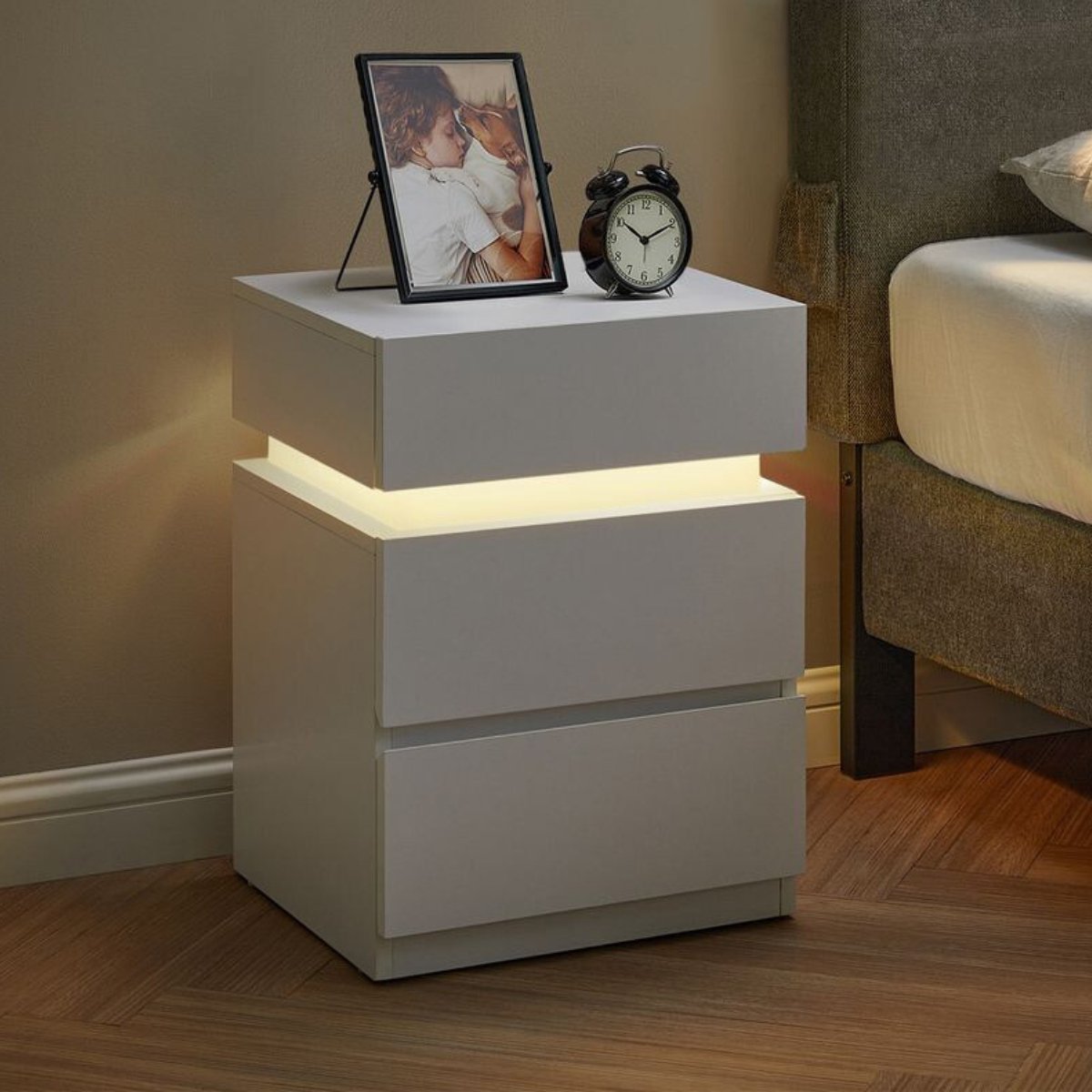 Nancy's Bovalino Nachtkastje set van 2 - Bijzettafel - LED-Verlichting - Wit - ± 40 x 35 x 55 cm