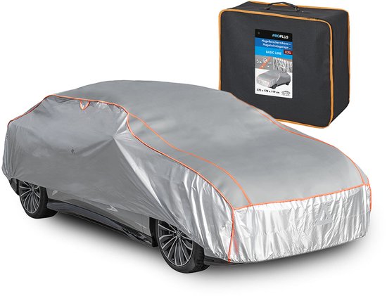 Housse de protection argentée XXL contre la grêle avec passepoil orange, sur une voiture accompagnée de son sac de rangement assorti.