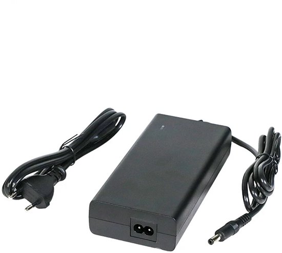 54,6 V 2 A Ladegerät mit Adapter auf grünen D-Stecker 6,3 x 3 mm