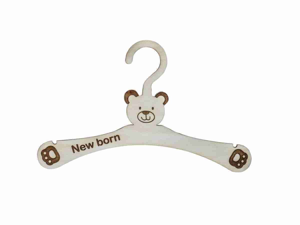 Houten Kledinghanger Baby – Beer – Newborn – Babykamer Decoratie – Kraamcadeau Jongens en Meisjes