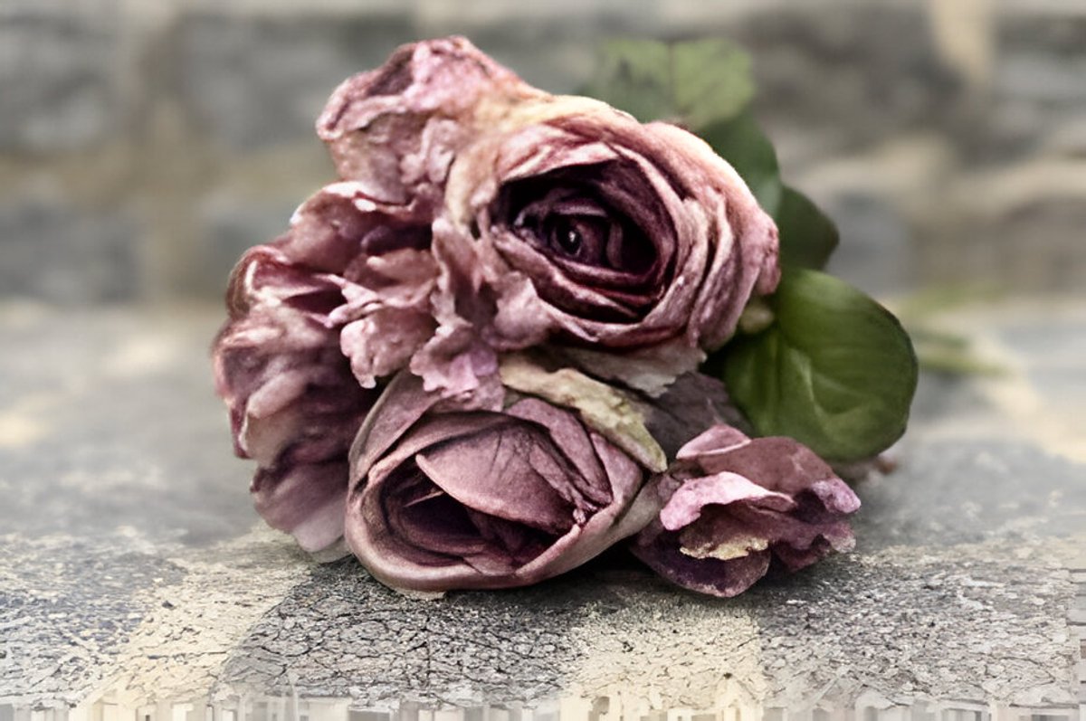 Buitengewoon Boet Boeket antiek paarse rozen en hortensia's Buitengewoon de Boet
