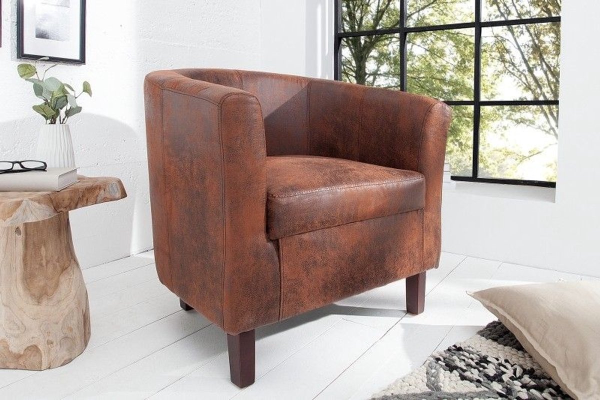 Design loungestoel HEMINGWAY whiskybruin met armleuningen cocktailstoel massief houten pot