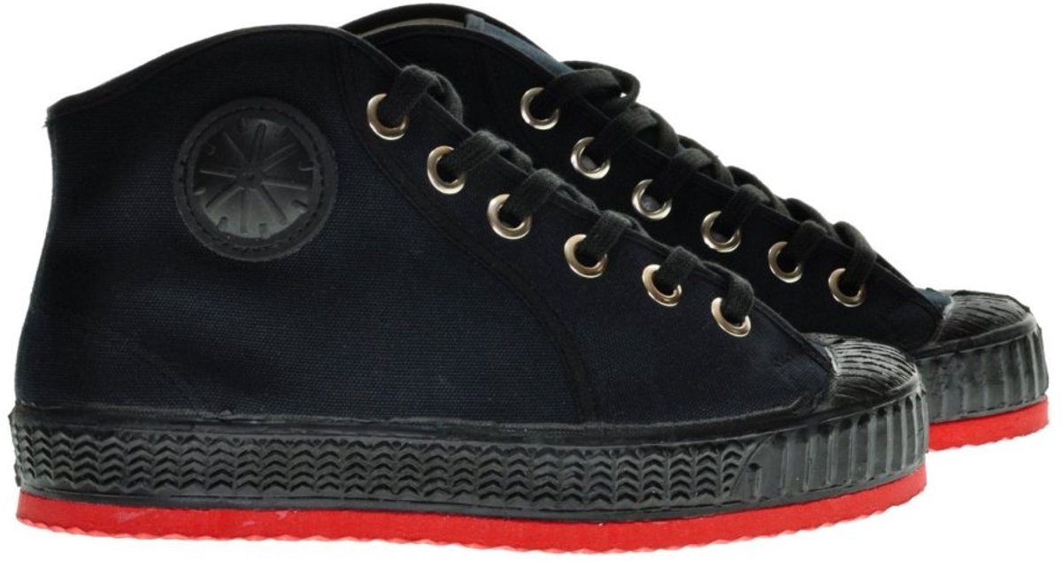 Cebo Black Sneakers Red Outsole maat 47