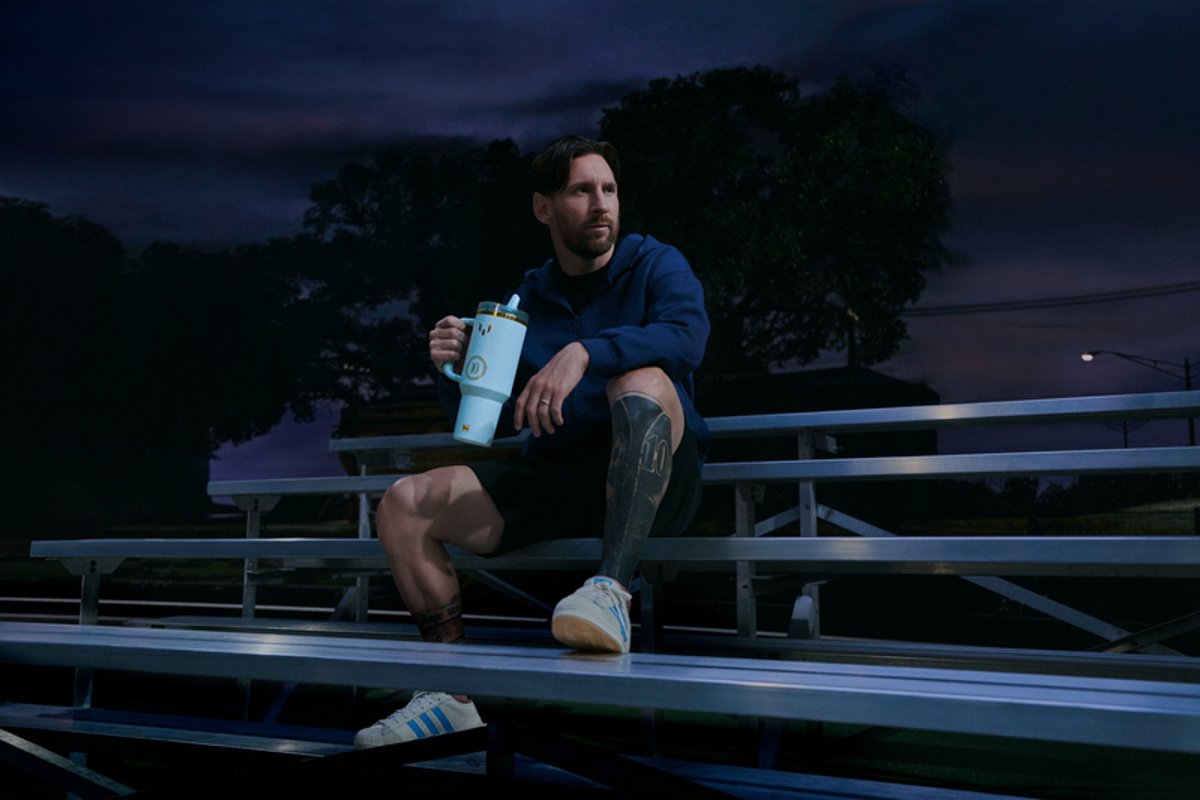 Stanley Quencher ProTour Flip Straw Tumbler - Messi Blue Striker - Lichtblauw - Goud - 1.2L - RVS - Stanley Cup met Rietje en Handvat - Thermosbeker - Thermosfles - Beker - Drinkbeker - Drinkfles - Fles - Koffiebeker To Go - Mug - Waterfles – foto 5