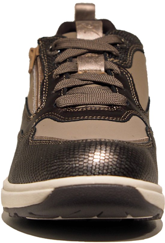 Donkergrijze sneaker met lichte grijze en bruine leren panelen. Snake-print op de neus en zijkant. Ritssluiting.