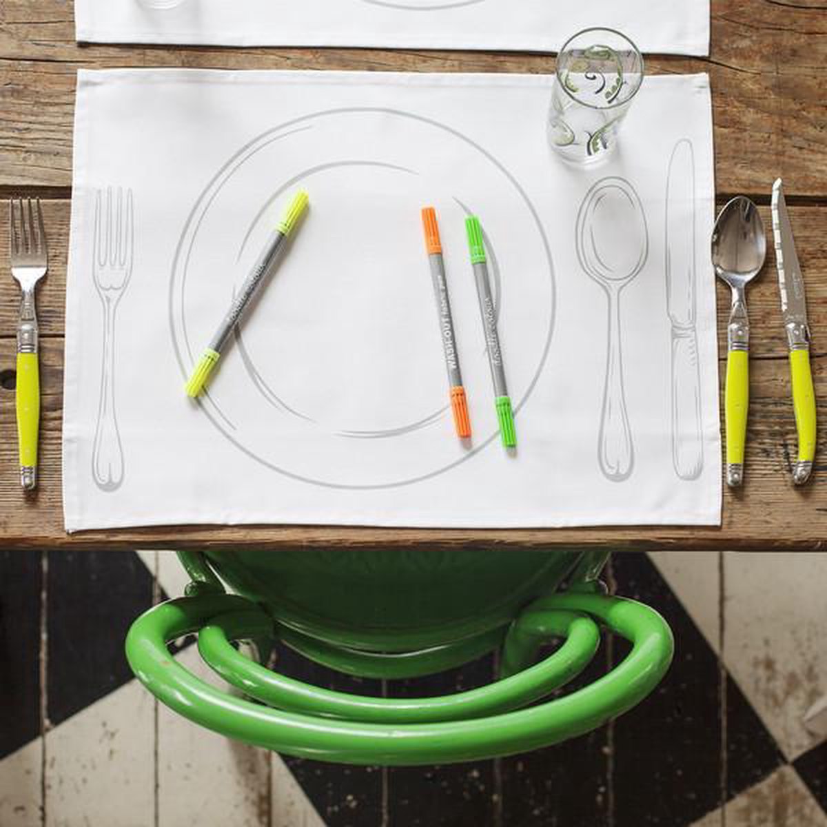 Eat sleep doodle set van 4 katoenen placemats bord met bestek
