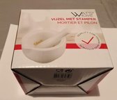 Vijzel wit met stamper porselein dikte 1 cm diepte 6 cm diameter 9 cm