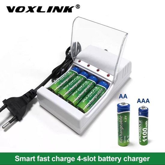 Oplader voor AA en AAA batterijen inclusief 4 oplaadbare batterijen AA |  bol.com