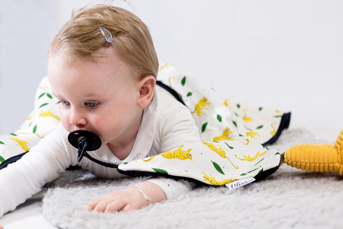 Wallabiezzz Voetenzak Maxi Cosi - Slaapzak Autostoeltje - Warm & Comfortabel - Katoen/Teddy - Wit - Panter – foto 6