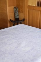 Zomerse Tafellakens - Tafelzeil - Tafelkleed - Duurzaam - Gemakkelijk in onderhoud - Opgerold op dunne rol - Geen plooien - Figuren Paars - 140cm x 280cm
