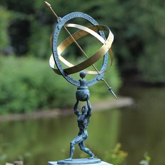 Foto: Tuinbeeld bronzen beeld man met zonnewijzer bronzartes 70 cm hoog