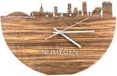 Skyline Klok Nijmegen Notenhout - Ø 40 cm - Stil uurwerk - Wanddecoratie - Meer steden beschikbaar - Woonkamer idee - Woondecoratie - City Art - Steden kunst - Cadeau voor hem - Cadeau voor haar - Jubileum - Trouwerij - Housewarming - WoodWideCities