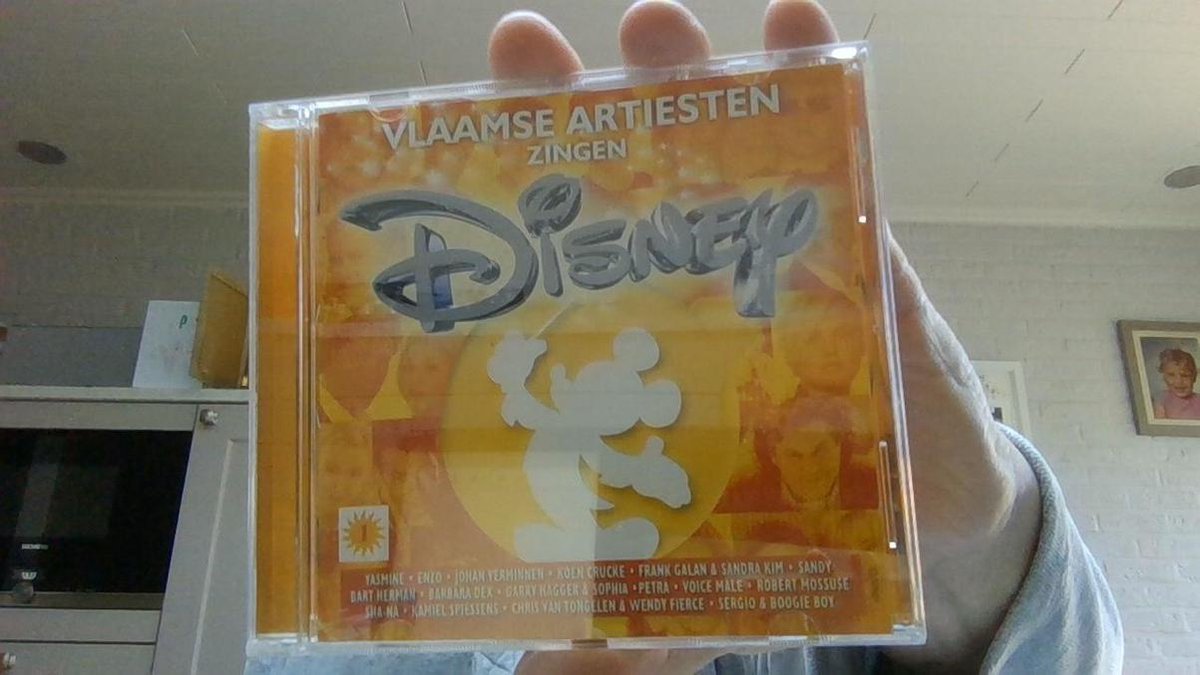 VLAAMSE ARTIESTEN ZINGEN DISNEY