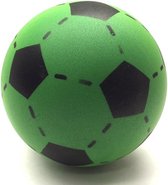 4x Foam softbal voetbal groen 20 cm - Zachte speelgoed voetballen 4 stuks