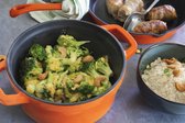 Bol.com The Windmill Premium braadpan - 25 liter - 22 cm Ø - gietijzer - oranje - emaille incl. deksel ovenhandschoen en spatel aanbieding