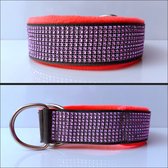 Col coulissant rose fluo col demi-carreaux bling