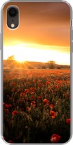 Geschikt voor iPhone XR hoesje - Zonsondergang over de Klaprozen in Engeland - Siliconen Telefoonhoesje