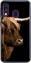 Geschikt voor Samsung Galaxy A40 hoesje - Schotse hooglander - Koe - Zwart - Siliconen Telefoonhoesje