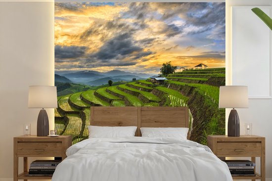 Behang - Fotobehang Een wolkenveld boven de rijstvelden van Thailand - Breedte 220 cm x hoogte 220 cm
